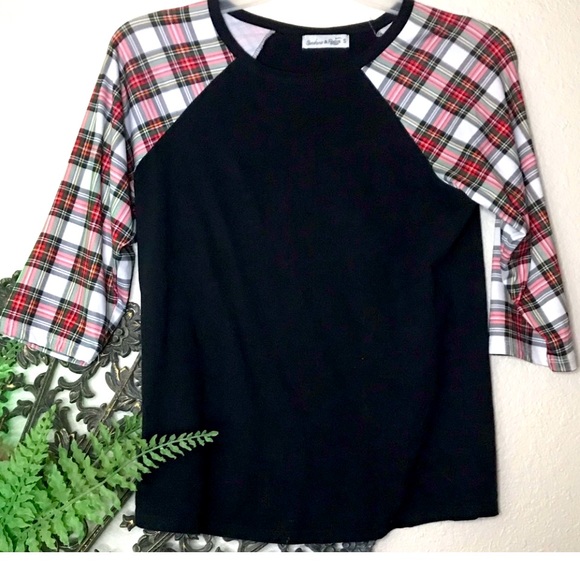 Sunshine & Rodeos Tops - Southern Boutique Sunshine’s and Rodeos Plaid Sleeves Black Crew Neck Top size M